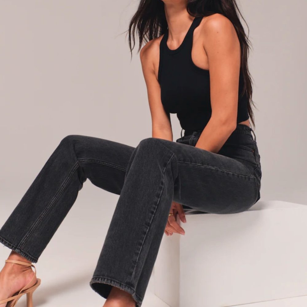 NWT Abercrombie and Fitch Curve Love The Ankle Straight Ultra High Rise Jean